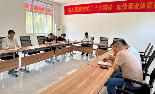 �����˶����ľٰ�ѧϰ�᳹ϰ��ƽ��ʱ���й���ɫ�������˼���������ר�⵳��